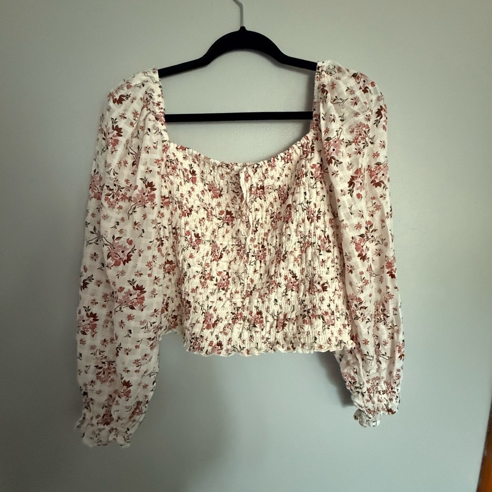American Eagle Outfitters Cream and Red Floral Blouse
